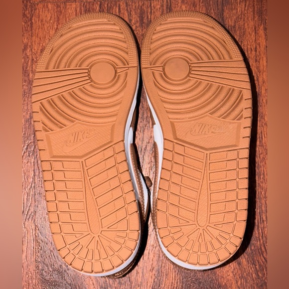 Jordan 1 size 7.5 - Picture 14 of 14